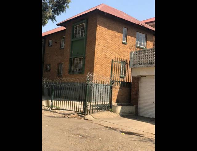 8 BEDROOM APARTMENT FOR SALE IN ROSETTENVILLE